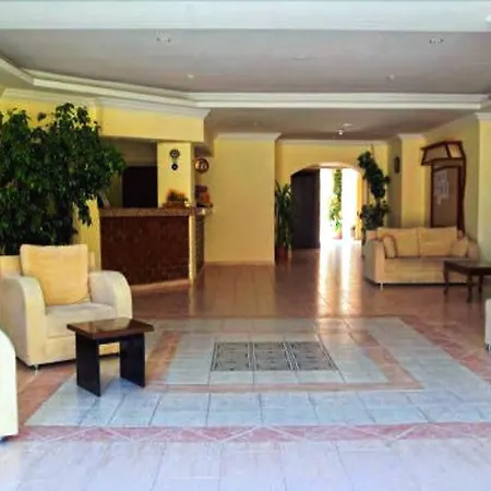 Hotel Dynasty Side
