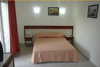 Hotel Dynasty Side