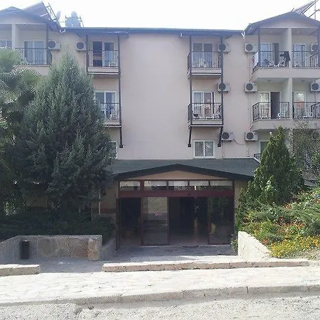 Hotel Dynasty 3*
